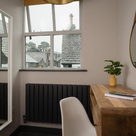 Spacious - Contemporary 2Br Apartment - Central Ambleside - Parking Exterior photo